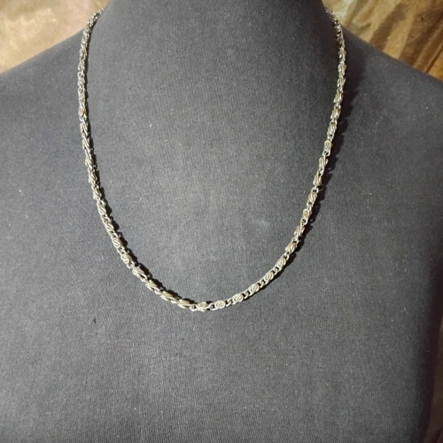 silver plain necklace